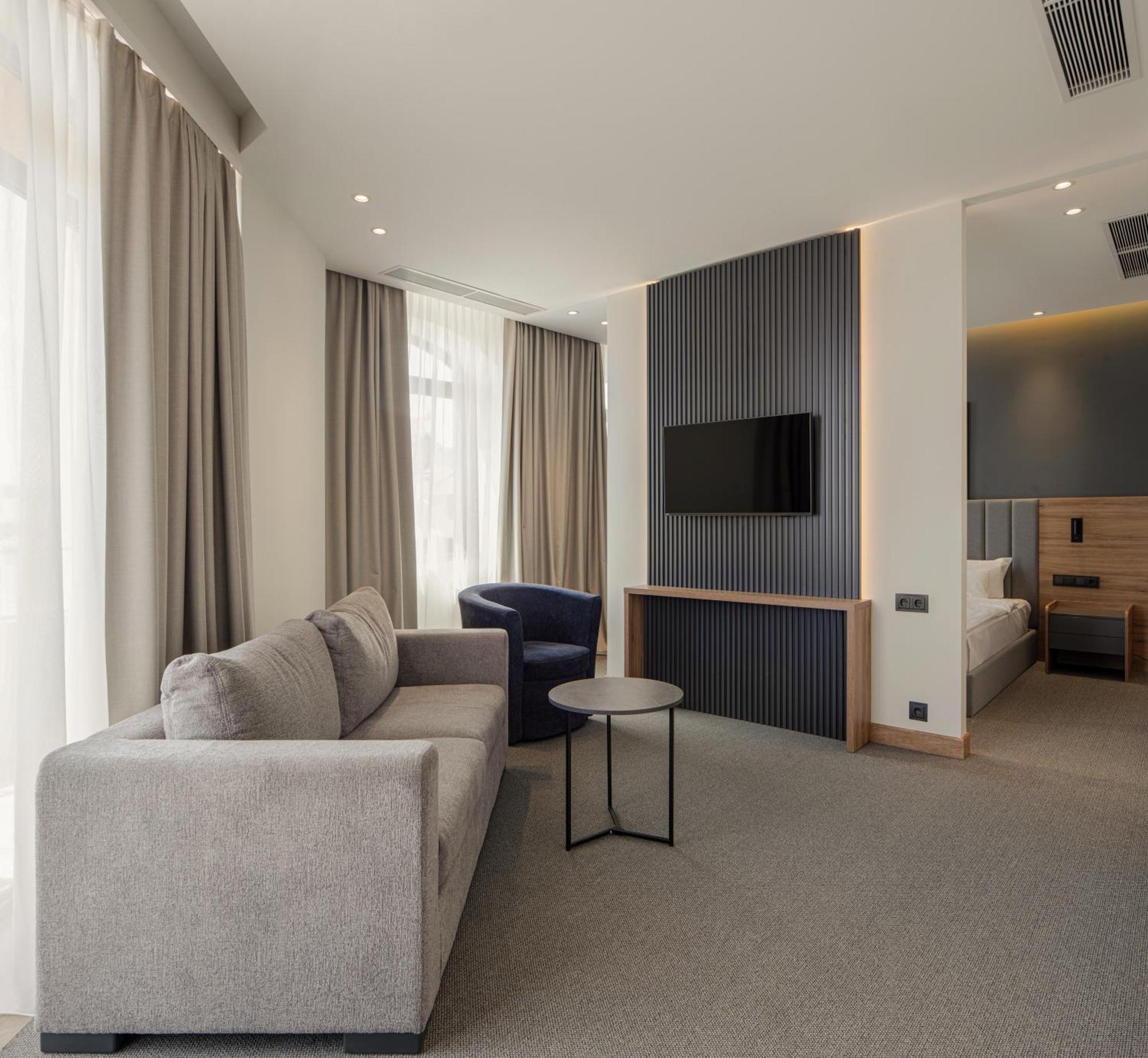Radisson Hotel & Spa غيومري المظهر الخارجي الصورة