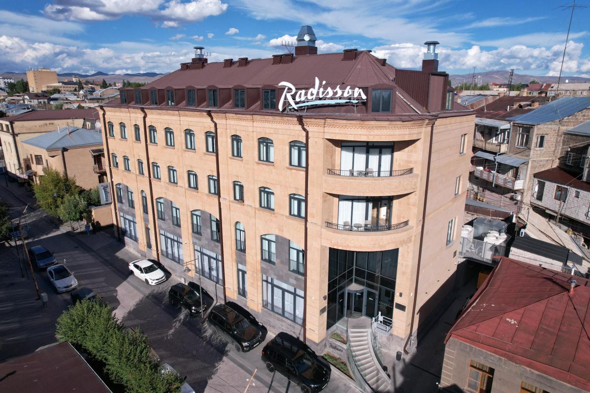 Radisson Hotel & Spa غيومري المظهر الخارجي الصورة